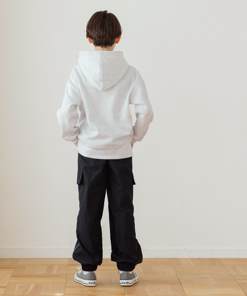 coca（coca）（コカ）の「【WEB限定セール】キッズ　親子お揃い裏起毛刺繍ロゴパーカー（パーカー・キッズ・ライトグレー/ネイビー・120/130/140/150）」の11枚目の写真