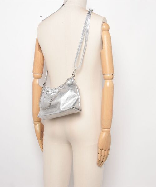 ROSE BUD（ローズバッド）の「MILLELA FIRENZE GATHER SHOULDER BAG（ショルダーバッグ・レディース・シルバー・ONE SIZE）」の5枚目の写真