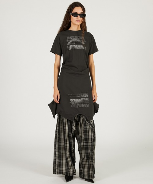 PRANK PROJECT（プランクプロジェクト）の「【2026Spring Pre-Order】カットシンメプリントT / Inverted Tee Dress（Tシャツ/カットソー・レディース・チャコールグレー/ホワイト・FREE）」の7枚目の写真