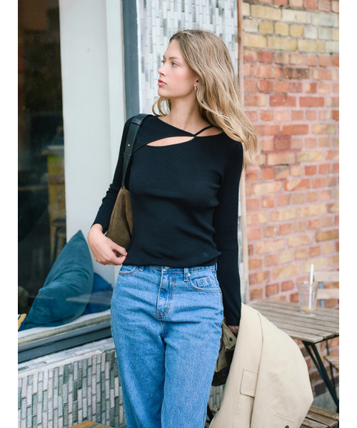 LANGNLU（ラングアンドルー）の「CHARLO Cut-Out Knit (Charlo)_BLACK（ニット/セーター・レディース・ブラック・FREE）」の3枚目の写真