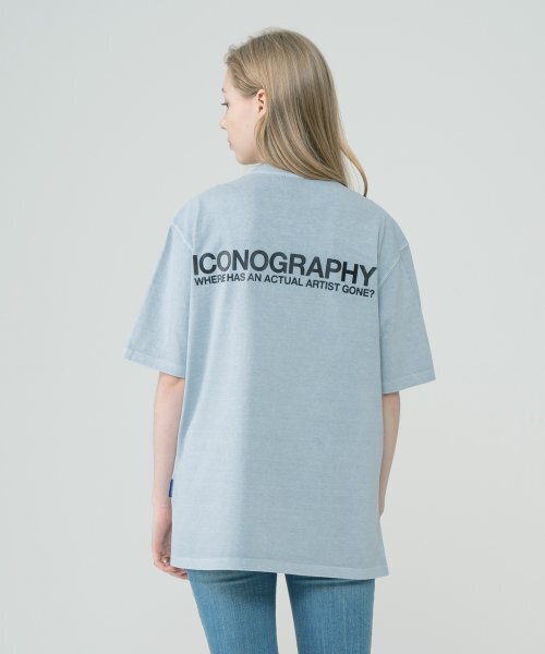 ICONOGRAPHY(アイコノグラフィー)の「PIGMENT SILICONE VOLUME PRINT WHERE ARTIST RSBL(Tシャツ/カットソー・レディース・スカイブルー・LARGE/MEDIUM)」の2枚目の写真