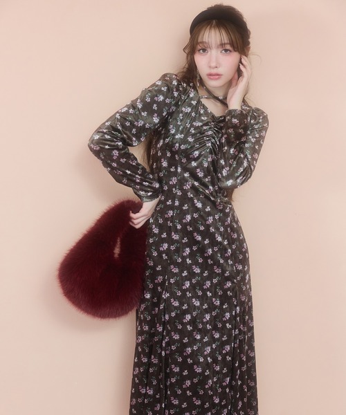 REDYAZEL（レディアゼル）の「クロスリボンフラワーベロアロングワンピース（ワンピース・レディース・ネイビー/ベージュ/ブラウン・FREE）」の16枚目の写真