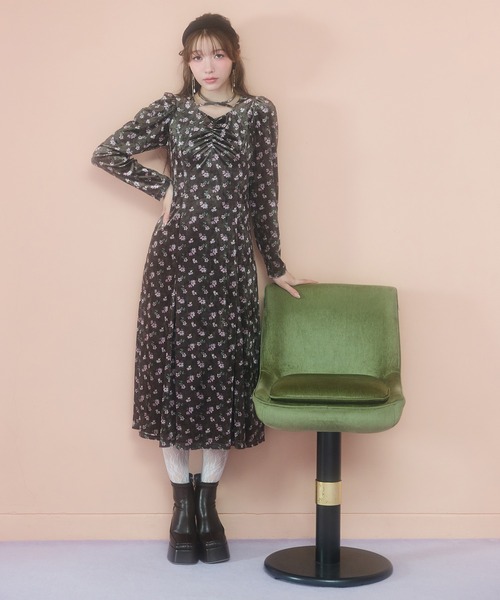 REDYAZEL（レディアゼル）の「クロスリボンフラワーベロアロングワンピース（ワンピース・レディース・ネイビー/ベージュ/ブラウン・FREE）」の17枚目の写真