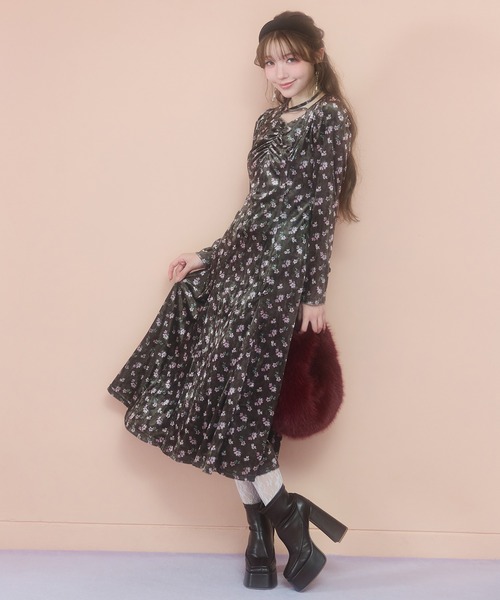 REDYAZEL（レディアゼル）の「クロスリボンフラワーベロアロングワンピース（ワンピース・レディース・ネイビー/ベージュ/ブラウン・FREE）」の18枚目の写真