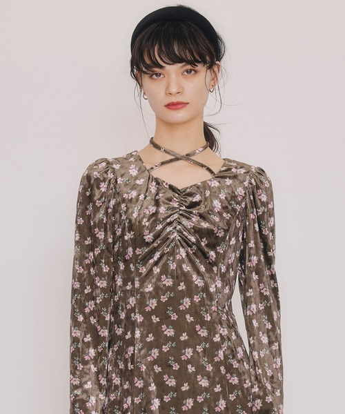 REDYAZEL（レディアゼル）の「クロスリボンフラワーベロアロングワンピース（ワンピース・レディース・ネイビー/ベージュ/ブラウン・FREE）」の20枚目の写真