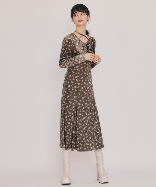 REDYAZEL（レディアゼル）の「クロスリボンフラワーベロアロングワンピース（ワンピース・レディース・ネイビー/ベージュ/ブラウン・FREE）」の21枚目の写真