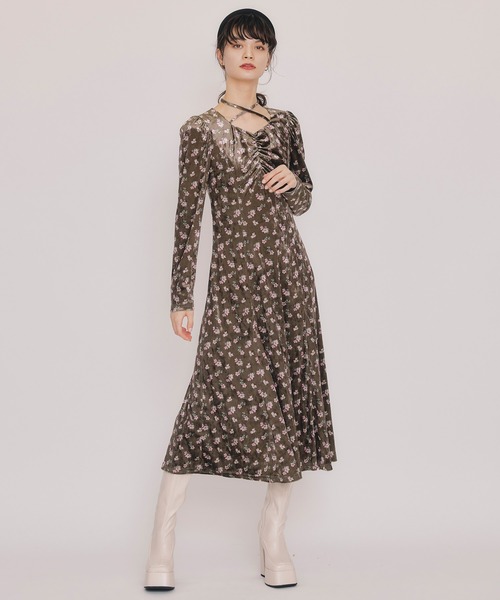 REDYAZEL（レディアゼル）の「クロスリボンフラワーベロアロングワンピース（ワンピース・レディース・ネイビー/ベージュ/ブラウン・FREE）」の22枚目の写真