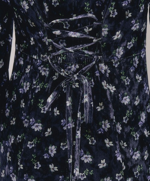 REDYAZEL（レディアゼル）の「クロスリボンフラワーベロアロングワンピース（ワンピース・レディース・ネイビー/ベージュ/ブラウン・FREE）」の14枚目の写真