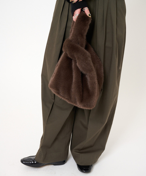 B.C STOCK(ベーセーストック)の「エコファーBAG(トートバッグ・レディース・ブラウン/サックスブルー/チョコ/アイボリー・FREE)」の3枚目の写真