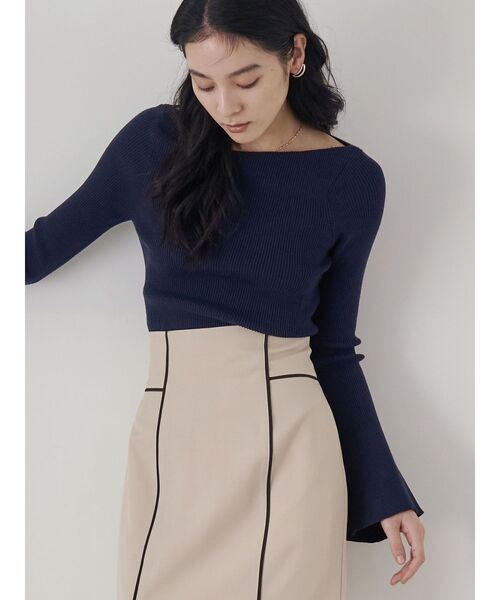 LAGUNAMOON(ラグナムーン)の「アシンメトリードレープフレアスリーブニット(ニット/セーター・レディース・アイボリー/ネイビー/ピンク・FREE)」の3枚目の写真