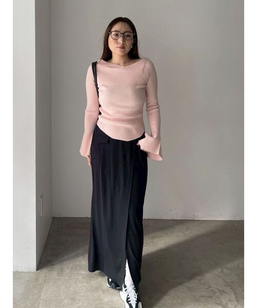 LAGUNAMOON(ラグナムーン)の「アシンメトリードレープフレアスリーブニット(ニット/セーター・レディース・アイボリー/ネイビー/ピンク・FREE)」の7枚目の写真