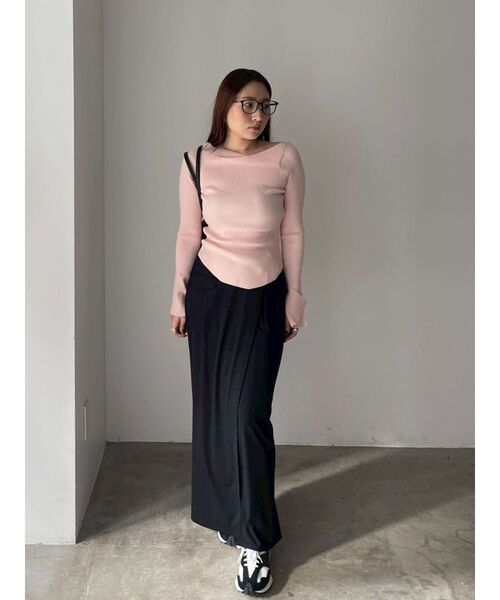 LAGUNAMOON(ラグナムーン)の「アシンメトリードレープフレアスリーブニット(ニット/セーター・レディース・アイボリー/ネイビー/ピンク・FREE)」の8枚目の写真