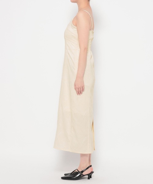 mysty woman（ミスティウーマン）の「フラワージャガードキャミワンピース 645143（ワンピース・レディース・アイボリー/ブラック・FREE）」の10枚目の写真