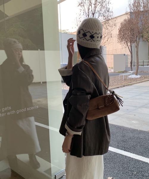 LETee(レティー)の「ハートチャーム付きスウェードハンドバック(ハンドバッグ・レディース・キャメル/ブラウン/ベージュ/カーキ・FREE)」の5枚目の写真