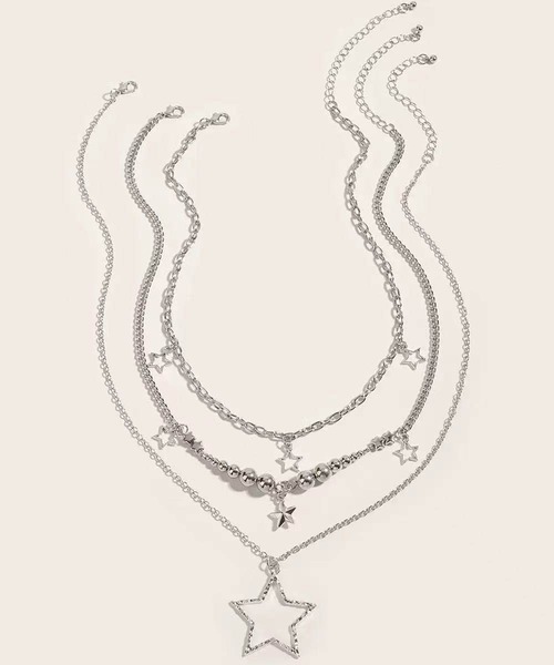 Revo.(レボ)の「Y2K スターモチーフ レイヤード 3連 チェーンネックレス(ネックレス・レディース・シルバー・FREE)」の11枚目の写真