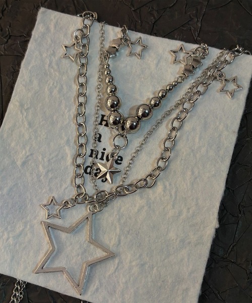 Revo.(レボ)の「Y2K スターモチーフ レイヤード 3連 チェーンネックレス(ネックレス・レディース・シルバー・FREE)」の3枚目の写真