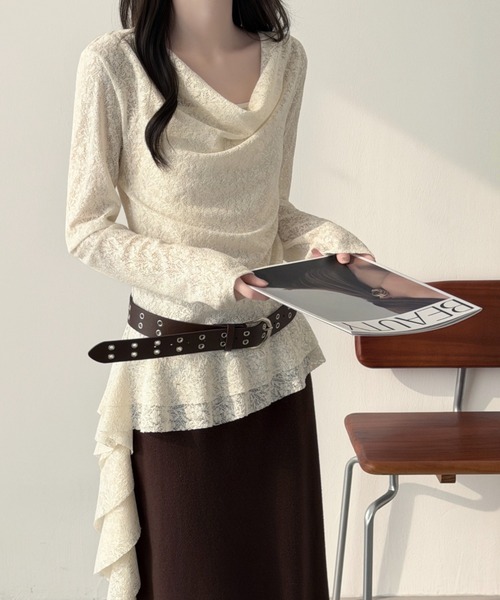 emi+(エミプラス)の「ベルト付きアシメドレープネックレースブラウス(Tシャツ/カットソー・レディース・ブラック/ベージュ/モカ・FREE)」の7枚目の写真