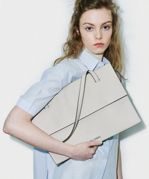 NILLRING（ニルリン）の「午前10時_アイボリー（ショルダーバッグ）」