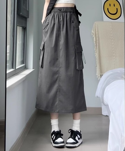 &soiree(アンドソワレ)の「サイドポケット付きタイトスカート(スカート・レディース・グレー/ブラック・X-LARGE/LARGE/MEDIUM/SMALL)」の2枚目の写真