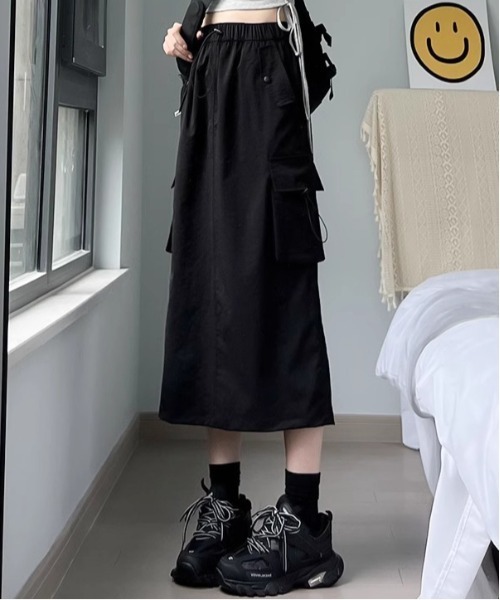 &soiree(アンドソワレ)の「サイドポケット付きタイトスカート(スカート・レディース・グレー/ブラック・X-LARGE/LARGE/MEDIUM/SMALL)」の1枚目の写真