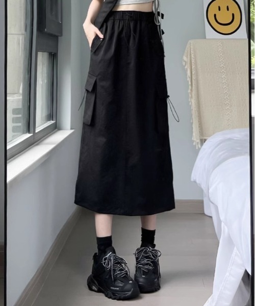&soiree(アンドソワレ)の「サイドポケット付きタイトスカート(スカート・レディース・グレー/ブラック・X-LARGE/LARGE/MEDIUM/SMALL)」の5枚目の写真