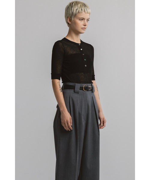 CINOH（チノ）の「SLIM SHEER HENLEY TOP（Tシャツ/カットソー・レディース・ブラック/ブルー/ホワイト・38）」の16枚目の写真