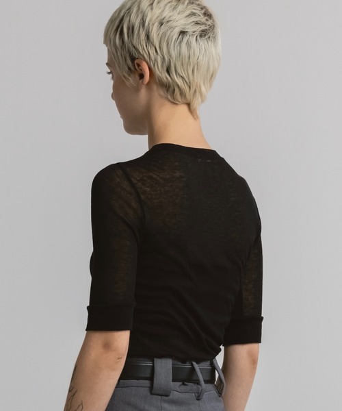 CINOH（チノ）の「SLIM SHEER HENLEY TOP（Tシャツ/カットソー・レディース・ブラック/ブルー/ホワイト・38）」の17枚目の写真