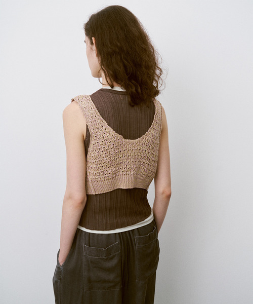 UNFIL（アンフィル）の「UNFIL アンフィル / double honeycomb mesh-knit cropped vest ダブルハニカムメッシュニットクロップドベスト / WXSP-UW114（ベスト・レディース・オフホワイト/サンドベージュ・1）」の4枚目の写真