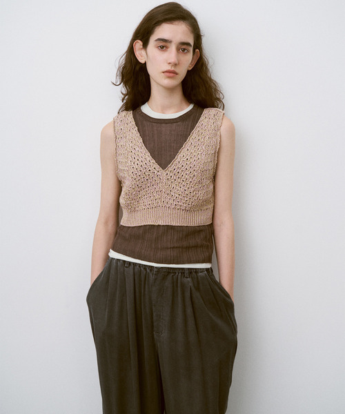 UNFIL（アンフィル）の「UNFIL アンフィル / double honeycomb mesh-knit cropped vest ダブルハニカムメッシュニットクロップドベスト / WXSP-UW114（ベスト・レディース・オフホワイト/サンドベージュ・1）」の3枚目の写真