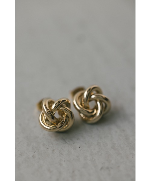 STYLEMIXER（スタイルミキサー）の「ノットモチーフピアス（ピアス（両耳用）・レディース・ゴールド/シルバー・FREE）」の5枚目の写真
