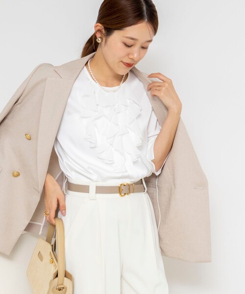 NOLLEY’S(ノーリーズ)の「ウォッシャブルオトナサテンラッフルブラウス(シャツ/ブラウス・レディース・ホワイト/ダークネイビー・38/36)」の6枚目の写真