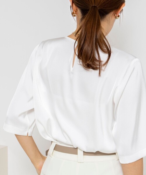 NOLLEY’S(ノーリーズ)の「ウォッシャブルオトナサテンラッフルブラウス(シャツ/ブラウス・レディース・ホワイト/ダークネイビー・38/36)」の8枚目の写真