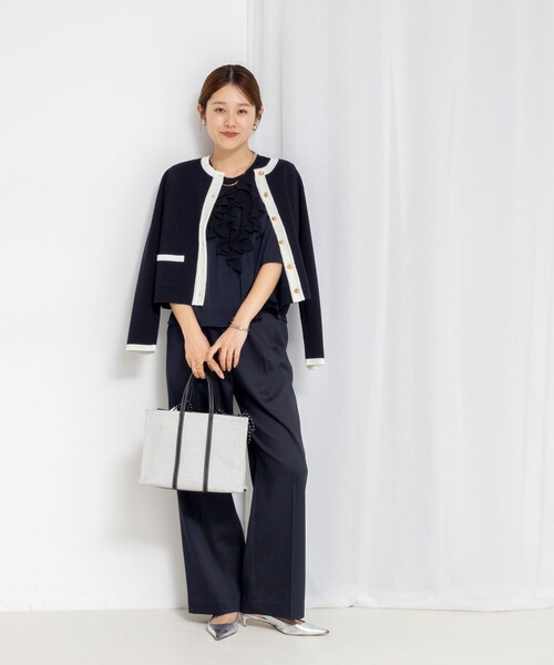 NOLLEY’S(ノーリーズ)の「ウォッシャブルオトナサテンラッフルブラウス(シャツ/ブラウス・レディース・ホワイト/ダークネイビー・38/36)」の10枚目の写真