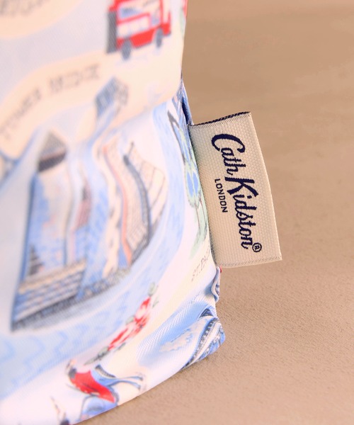 Cath Kidston(キャスキッドソン)の「フォルダウェイ ショッパー London Town(エコバッグ/サブバッグ・レディース・ブルー・FREE)」の3枚目の写真
