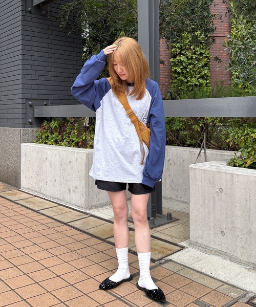 ISOOK(アイスー)の「【ISOOK / アイスー】オーバーサイズラグランTシャツ / ラグランスリーブ シンプルTシャツ ビッグシルエット ロンT 長袖 ルーズ 春トップス 春服 ZOZOTOWN限定(Tシャツ/カットソー・レディース・ネイビー/レッド/ブラック・FREE)」の9枚目の写真