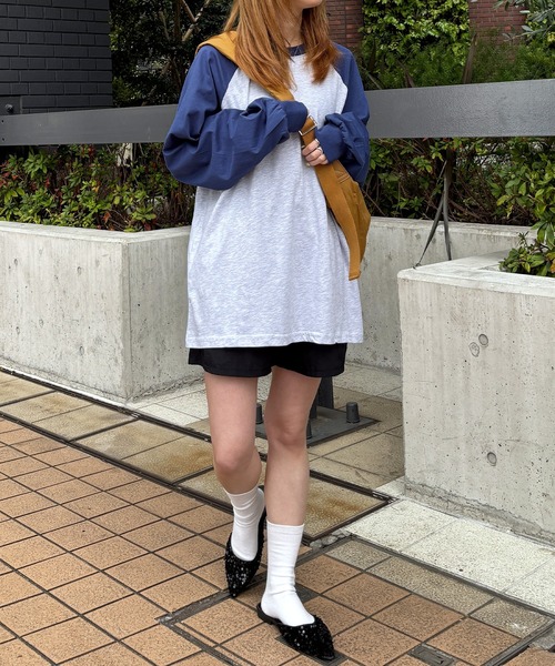 ISOOK(アイスー)の「【ISOOK / アイスー】オーバーサイズラグランTシャツ / ラグランスリーブ シンプルTシャツ ビッグシルエット ロンT 長袖 ルーズ 春トップス 春服 ZOZOTOWN限定(Tシャツ/カットソー・レディース・ネイビー/レッド/ブラック・FREE)」の7枚目の写真