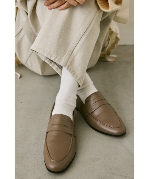 un/neu(アンノイ)の「ベーシックコインローファー / シンプルローファー(ローファー・レディース・カーキ/ブラウン・SMALL/MEDIUM/LARGE)」の13枚目の写真