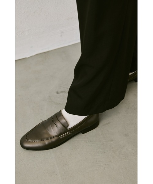 un/neu(アンノイ)の「ベーシックコインローファー / シンプルローファー(ローファー・レディース・カーキ/ブラウン・SMALL/MEDIUM/LARGE)」の9枚目の写真