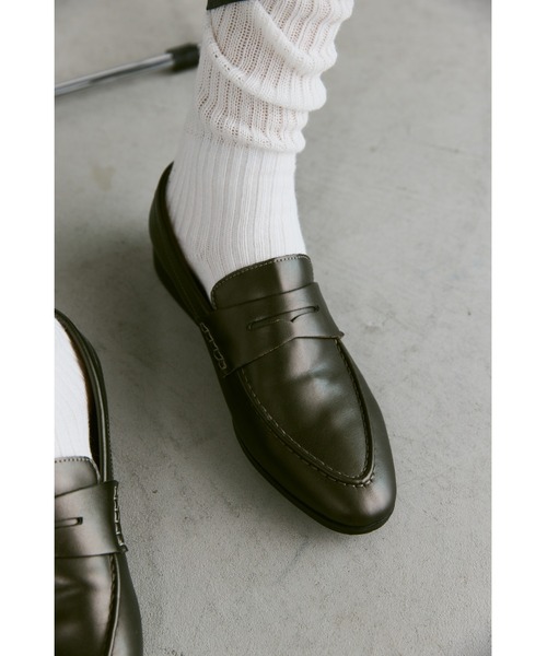 un/neu(アンノイ)の「ベーシックコインローファー / シンプルローファー(ローファー・レディース・カーキ/ブラウン・SMALL/MEDIUM/LARGE)」の5枚目の写真