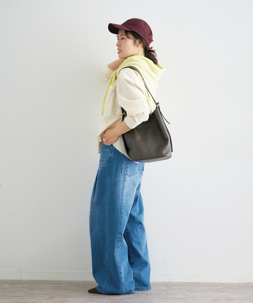 U by SPICK&SPAN（ユーバイスピックアンドスパン）の「ルーズタックバギーデニム（デニムパンツ・レディース・ブルー/サックスブルー・38/36/34）」の7枚目の写真