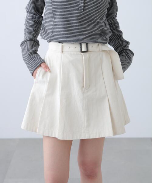 FREE'S MART(フリーズマート)の「◆〈セットアップ対応〉ベルト付きプリーツミニスカート(スカート・レディース・ベージュ/ホワイト・MEDIUM/SMALL)」の1枚目の写真