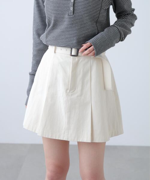FREE'S MART(フリーズマート)の「◆〈セットアップ対応〉ベルト付きプリーツミニスカート(スカート・レディース・ベージュ/ホワイト・MEDIUM/SMALL)」の6枚目の写真