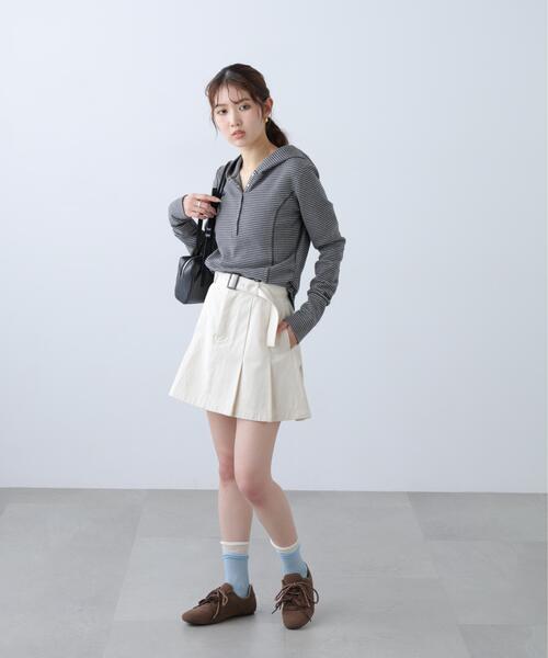 FREE'S MART(フリーズマート)の「◆〈セットアップ対応〉ベルト付きプリーツミニスカート(スカート・レディース・ベージュ/ホワイト・MEDIUM/SMALL)」の8枚目の写真