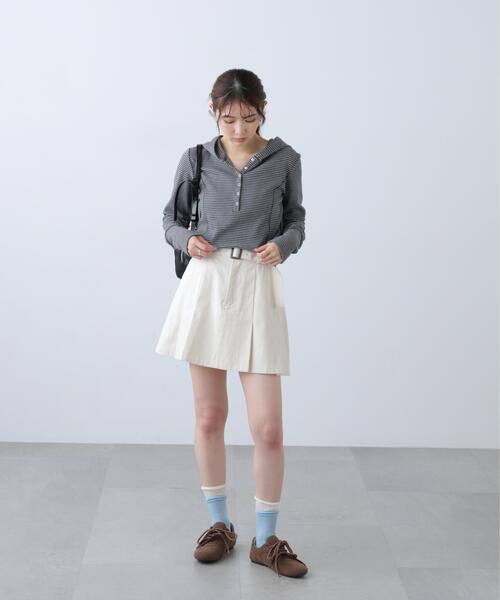 FREE'S MART(フリーズマート)の「◆〈セットアップ対応〉ベルト付きプリーツミニスカート(スカート・レディース・ベージュ/ホワイト・MEDIUM/SMALL)」の11枚目の写真