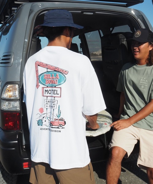 BILLABONG(ビラボン)の「BILLABONG メンズ MOTEL SIGN Tシャツ 【2026年春夏モデル】(Tシャツ/カットソー・メンズ・ホワイト/ブラック/カーキ・MEDIUM/LARGE/X-LARGE)」の2枚目の写真