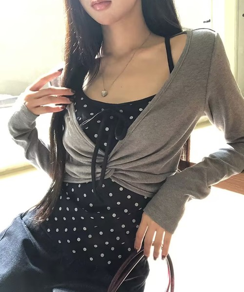 AsheKsha(アシクシャ)の「グレー×黒ドットトップス(Tシャツ/カットソー・レディース・グレー・M)」の2枚目の写真