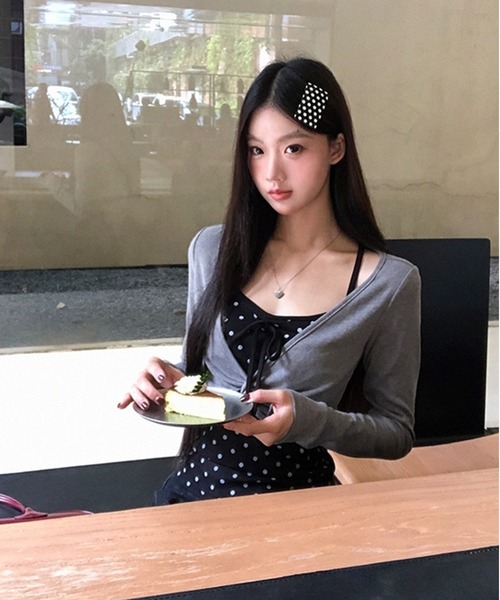 AsheKsha(アシクシャ)の「グレー×黒ドットトップス(Tシャツ/カットソー・レディース・グレー・M)」の4枚目の写真