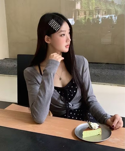 AsheKsha(アシクシャ)の「グレー×黒ドットトップス(Tシャツ/カットソー・レディース・グレー・M)」の5枚目の写真