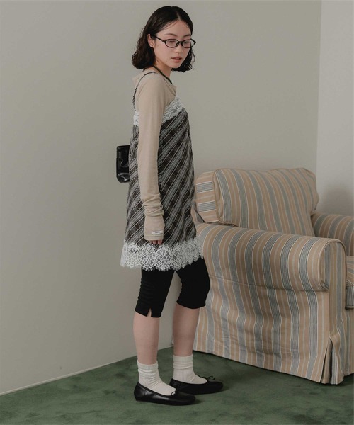 miette(ミエット)の「レース付きキャミソールミニ丈ワンピース(ワンピース・レディース・ブラック/ブラウン/オフホワイト/ネイビー・FREE)」の20枚目の写真