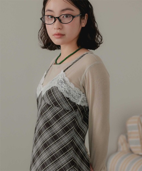 miette(ミエット)の「レース付きキャミソールミニ丈ワンピース(ワンピース・レディース・ブラック/ブラウン/オフホワイト/ネイビー・FREE)」の21枚目の写真